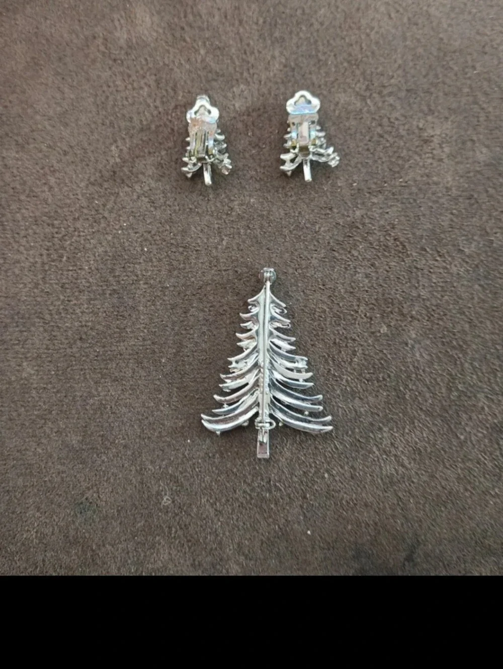 1960s Dodds Multi-Color Rhinestone Christmas Tree Brooch & Matching Earring Set